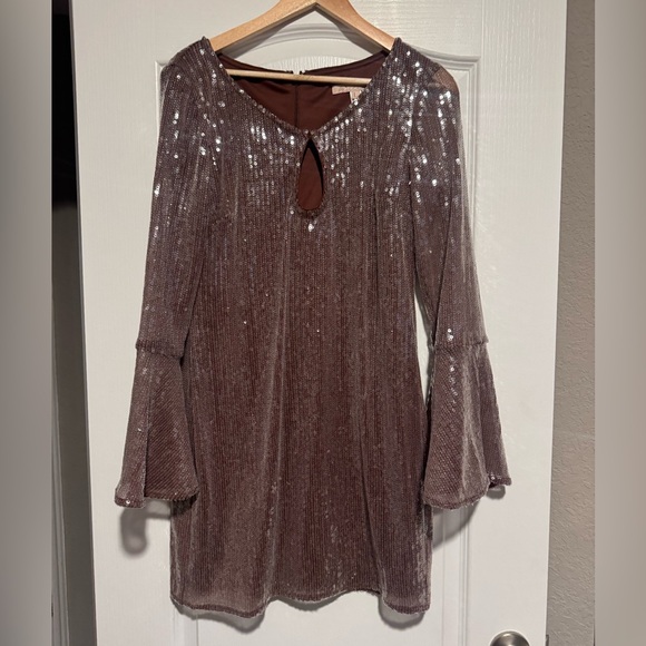 Hutch Dresses & Skirts - Hutch Mauve Sequin Bell Sleeve Shift Dress